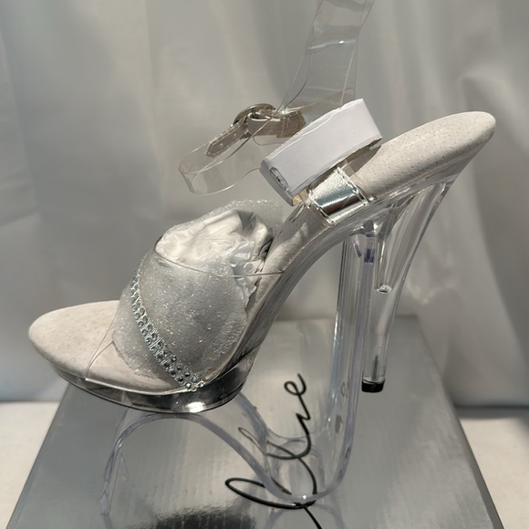 Clear heels 5 inch M jewel is new in the box rhinestone strap across the top - Picture 2 of 5